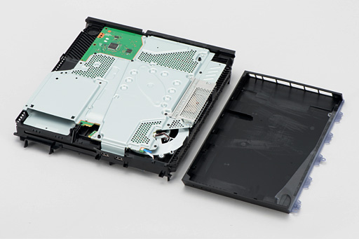 画像ギャラリー No.026のサムネイル画像 / 新型PS4「CUH-1200」分解レポート。軽量化と省電力化を実現した背景には,筐体と基板のシンプル化があった