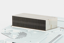 画像ギャラリー No.036のサムネイル画像 / 新型PS4「CUH-1200」分解レポート。軽量化と省電力化を実現した背景には,筐体と基板のシンプル化があった