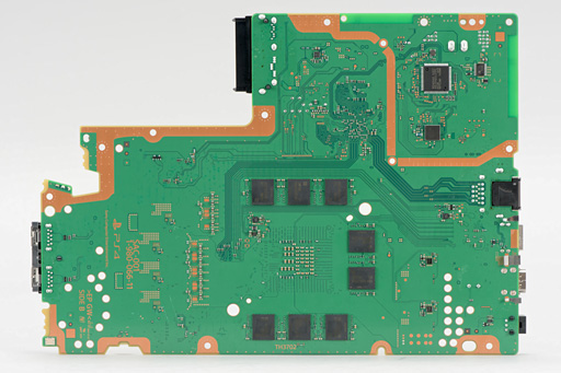 画像ギャラリー No.049のサムネイル画像 / 新型PS4「CUH-1200」分解レポート。軽量化と省電力化を実現した背景には,筐体と基板のシンプル化があった