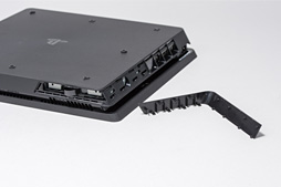 画像ギャラリー No.026のサムネイル画像 / 新型PS4「CUH-2000」分解レポート。カスタムAPUの刷新で生まれた余裕を小型化に振った,順当な進化版を見る