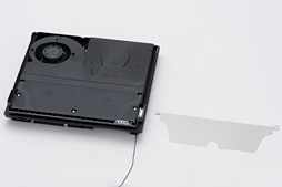 画像ギャラリー No.046のサムネイル画像 / 「PlayStation 4 Pro」分解レポート。「ソニーが今後もPS4の性能向上を続けていく可能性」に期待できるハードウェア設計だ