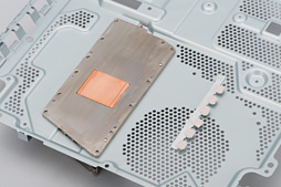 画像ギャラリー No.060のサムネイル画像 / 「PlayStation 4 Pro」分解レポート。「ソニーが今後もPS4の性能向上を続けていく可能性」に期待できるハードウェア設計だ