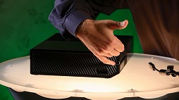 画像ギャラリー No.006のサムネイル画像 / Xbox広報担当“メイジャー・ネルソン”による,Xbox Oneの製品ボックスを開封する動画が公開
