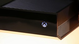 画像ギャラリー No.008のサムネイル画像 / Xbox広報担当“メイジャー・ネルソン”による,Xbox Oneの製品ボックスを開封する動画が公開