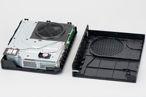画像ギャラリー No.028のサムネイル画像 / 「Xbox One」分解レポート。これはシンプルさと合理性をとことん突き詰めたハードだ