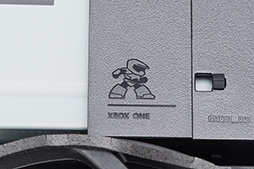 画像ギャラリー No.043のサムネイル画像 / 「Xbox One S」分解レポート。内部構造のシンプルさは維持しつつ,カスタムAPUの低消費電力効果を小型化に活かしたマシンだった