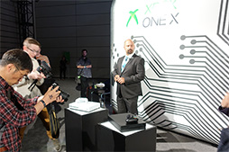 画像ギャラリー No.002のサムネイル画像 / ［E3 2017］西川善司の3DGE：Xbox One Xの外観と内部構造を見て分かったこと