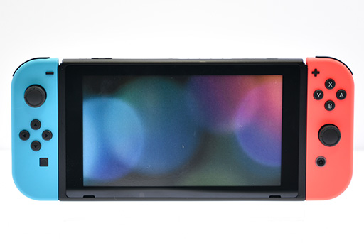 画像ギャラリー No.003のサムネイル画像 / 写真で見る「Nintendo Switch」。本体やドックだけでなく,専用ゲームパッド「Joy-Con」にも注目せよ
