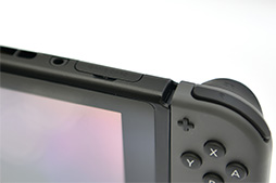 画像ギャラリー No.007のサムネイル画像 / 写真で見る「Nintendo Switch」。本体やドックだけでなく,専用ゲームパッド「Joy-Con」にも注目せよ