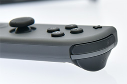 画像ギャラリー No.016のサムネイル画像 / 写真で見る「Nintendo Switch」。本体やドックだけでなく,専用ゲームパッド「Joy-Con」にも注目せよ