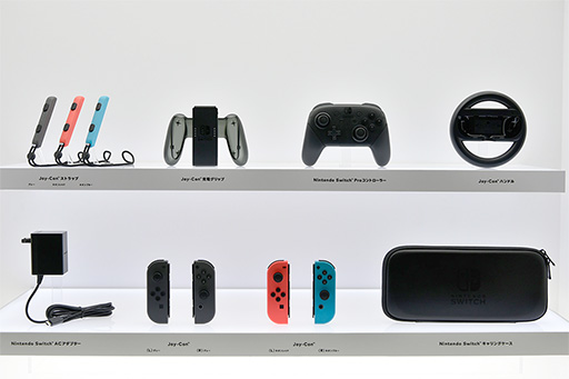 画像ギャラリー No.020のサムネイル画像 / 写真で見る「Nintendo Switch」。本体やドックだけでなく,専用ゲームパッド「Joy-Con」にも注目せよ