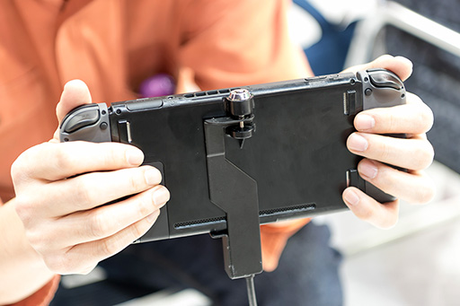 画像ギャラリー No.025のサムネイル画像 / 写真で見る「Nintendo Switch」。本体やドックだけでなく,専用ゲームパッド「Joy-Con」にも注目せよ