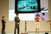 画像ギャラリー No.008のサムネイル画像 / Nintendo Switch体験会の本体紹介ステージをレポート。有野晋哉さんと小松未可子さんがJoy-Conのさまざまな機能を使う「1-2-Switch」で対戦した