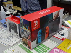 Nintendo Switchが本日発売。当日販売分を求める人が列を作った新宿周辺の販売店の模様をレポート