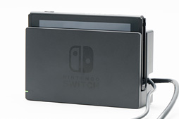 画像ギャラリー No.042のサムネイル画像 / 「Nintendo Switch」分解レポート。「任天堂はどんな新しいことを提供してくれるのか」と期待が膨らむ内部構造だ
