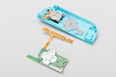 画像ギャラリー No.078のサムネイル画像 / 「Nintendo Switch」分解レポート。「任天堂はどんな新しいことを提供してくれるのか」と期待が膨らむ内部構造だ