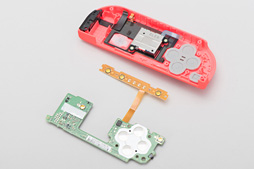 画像ギャラリー No.086のサムネイル画像 / 「Nintendo Switch」分解レポート。「任天堂はどんな新しいことを提供してくれるのか」と期待が膨らむ内部構造だ