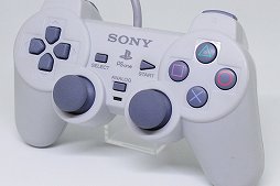 画像ギャラリー No.010のサムネイル画像 / PlayStation 5用ゲームパッド「DualSense」が発表されたので,PSシリーズを支えた「DUALSHOCK」の進化を見比べてみる