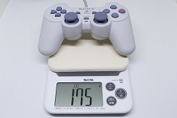 画像ギャラリー No.013のサムネイル画像 / PlayStation 5用ゲームパッド「DualSense」が発表されたので,PSシリーズを支えた「DUALSHOCK」の進化を見比べてみる