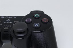 画像ギャラリー No.016のサムネイル画像 / PlayStation 5用ゲームパッド「DualSense」が発表されたので,PSシリーズを支えた「DUALSHOCK」の進化を見比べてみる