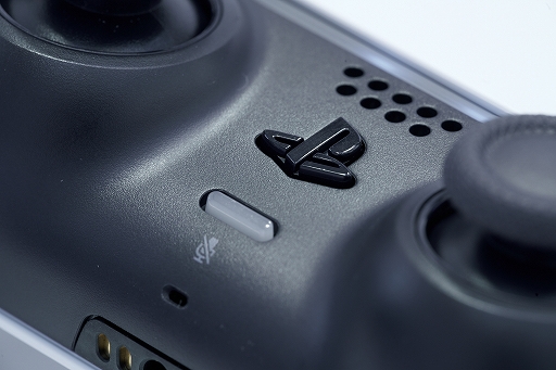 画像ギャラリー No.014のサムネイル画像 / 8K写真で見るPlayStation 5本体とDualSense。本体は静音性に優れ,ゲームパッドは新しくも実用的に