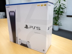 PlayStation 5をひと足先に開封！　ベース取り付けまでを写真でレポート