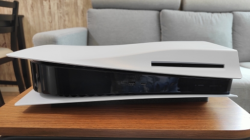 画像ギャラリー No.001のサムネイル画像 / PS5本体にM.2 SSDを組み込む手順を写真で紹介。ゲームのロード時間はどれほど変わるのか