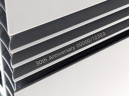 画像ギャラリー No.006のサムネイル画像 / SIEがアナウンスしたばかりの「PlayStation 30周年アニバーサリー コレクション」，表面処理はやっぱり何かが違う