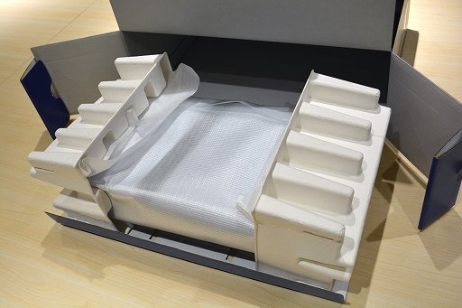 画像ギャラリー No.008のサムネイル画像 / 「PlayStation 5 Pro」開封の儀。ちょっと縦に長くなった新たなPS5は，フット付属で横置きがデフォルト