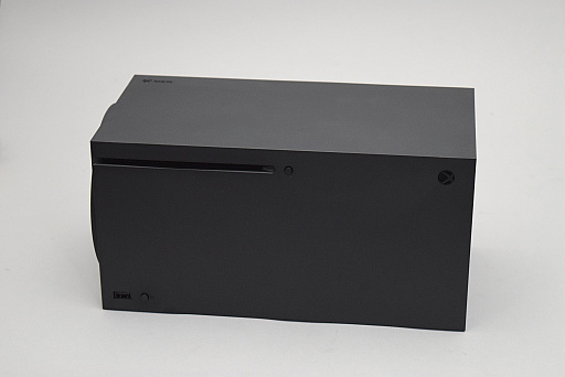 画像ギャラリー No.009のサムネイル画像 / Xbox Series Xが編集部にやってきたのでファーストインプレッションをお届け。クイックレジューム機能が思いのほか快適