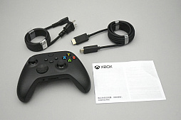 画像ギャラリー No.007のサムネイル画像 / 「Xbox Series X」と「Xbox Series S」を開封してみた。本体デザインと同様に収納方法もシンプルでスッキリ