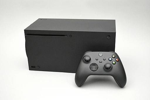 画像ギャラリー No.017のサムネイル画像 / 「Xbox Series X」と「Xbox Series S」を開封してみた。本体デザインと同様に収納方法もシンプルでスッキリ