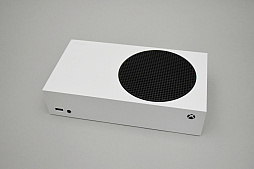 画像ギャラリー No.025のサムネイル画像 / 「Xbox Series X」と「Xbox Series S」を開封してみた。本体デザインと同様に収納方法もシンプルでスッキリ