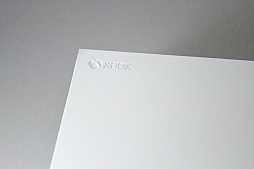 画像ギャラリー No.027のサムネイル画像 / 「Xbox Series X」と「Xbox Series S」を開封してみた。本体デザインと同様に収納方法もシンプルでスッキリ