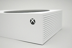 画像ギャラリー No.028のサムネイル画像 / 「Xbox Series X」と「Xbox Series S」を開封してみた。本体デザインと同様に収納方法もシンプルでスッキリ