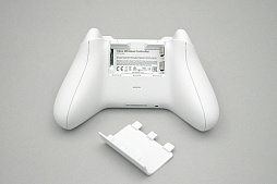 画像ギャラリー No.032のサムネイル画像 / 「Xbox Series X」と「Xbox Series S」を開封してみた。本体デザインと同様に収納方法もシンプルでスッキリ