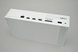 画像ギャラリー No.043のサムネイル画像 / 「Xbox Series X」と「Xbox Series S」を開封してみた。本体デザインと同様に収納方法もシンプルでスッキリ