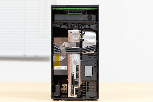 画像ギャラリー No.006のサムネイル画像 / 「Xbox Series X」分解レポート。PS5とは別の方向性でコストのかかった内部構造をチェックしてみた