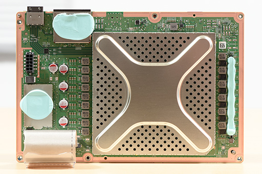 画像ギャラリー No.022のサムネイル画像 / 「Xbox Series X」分解レポート。PS5とは別の方向性でコストのかかった内部構造をチェックしてみた
