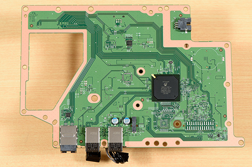 画像ギャラリー No.033のサムネイル画像 / 「Xbox Series X」分解レポート。PS5とは別の方向性でコストのかかった内部構造をチェックしてみた