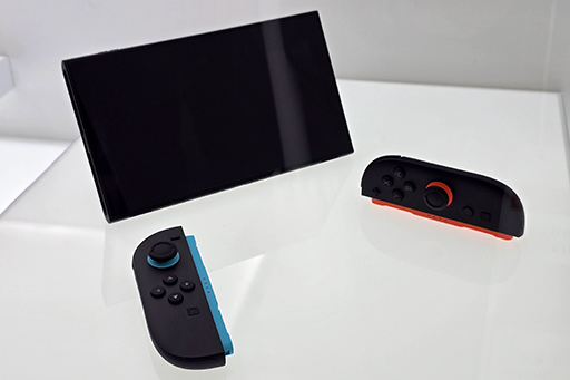 画像ギャラリー No.007のサムネイル画像 / 写真で見る「Nintendo Switch 2」。考え抜かれた「Joy-Con 2」の使いやすさに脱帽だ［Switch 2先行体験］