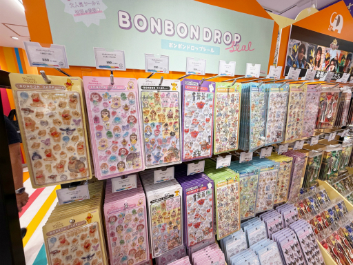 画像ギャラリー No.008のサムネイル画像 / バンダイナムコの体験型ショップ「バンダイナムコ Cross Store」が渋谷にオープン。フィギュアや一番くじ,たまごっちなども勢ぞろい!