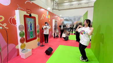 画像ギャラリー No.040のサムネイル画像 / “スキ”が集まる夢の空間「ガシャポンに超夢中展 2025」をレポート。公式ソングでのダンスチャレンジや，パワーパフボーイズのステージなど盛りだくさん