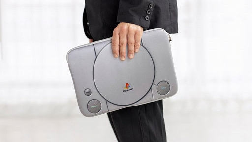 画像ギャラリー No.004のサムネイル画像 / 「初代PlayStationのマルチクッションケースBOOK」が7月6日に発売。ノートPCやタブレットを収納できるスリム設計