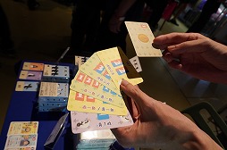 画像ギャラリー No.020のサムネイル画像 / 「BitSummit the 13th」ボードゲームコーナーまとめ。ゲムマでお馴染みの作品から，開催地の特色を生かしたものまで，多彩なゲームが登場［BitSummit］