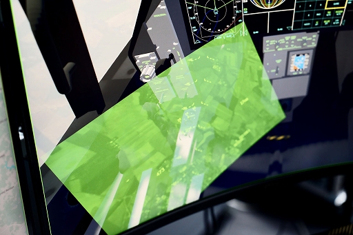 画像ギャラリー No.017のサムネイル画像 / 本格フライトシムは分かるけど，最新鋭「F-35」の軍用シミュレータがなぜ？ RAZBAM JAPANブースでは，憧れの空をちょっと身近に感じた［TGS2026］