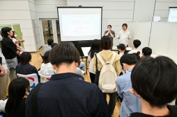 画像ギャラリー No.018のサムネイル画像 / ゲーム業界向け就活イベント 第4回「キャリアクエスト」開催。現役クリエイターがゲームデザインの考え方や舞台裏を語るステージイベントも実施