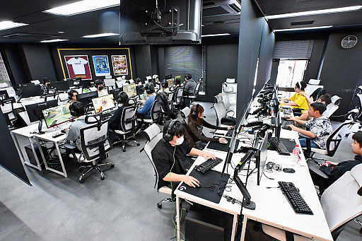 画像ギャラリー No.004のサムネイル画像 / eスポーツを学ぶ高校のリアルな1日。通信制高校「ルネサンス高等学校」池袋キャンパスを密着取材したら,まぶしくて,うらやましかった