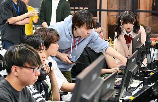 画像ギャラリー No.018のサムネイル画像 / eスポーツを学ぶ高校のリアルな1日。通信制高校「ルネサンス高等学校」池袋キャンパスを密着取材したら,まぶしくて,うらやましかった