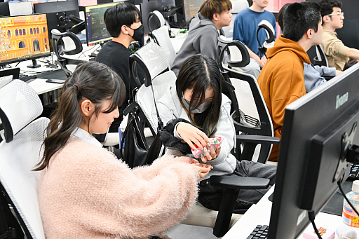 画像ギャラリー No.034のサムネイル画像 / eスポーツを学ぶ高校のリアルな1日。通信制高校「ルネサンス高等学校」池袋キャンパスを密着取材したら,まぶしくて,うらやましかった